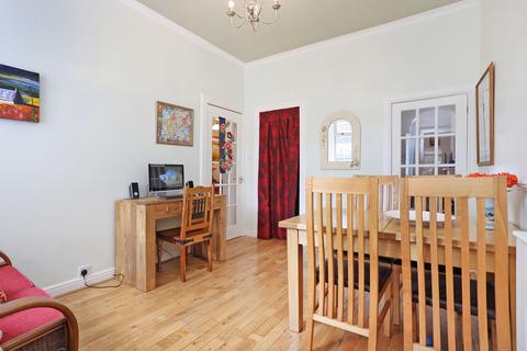 17 Ryehill Grove, Edinburgh, EH6 8ET
