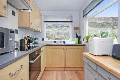 17 Ryehill Grove, Edinburgh, EH6 8ET