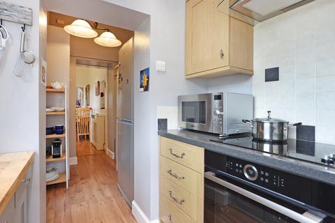17 Ryehill Grove, Edinburgh, EH6 8ET