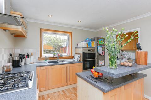 16 Cameron Knowe, Philpstoun, Linlithgow, EH49 6RL