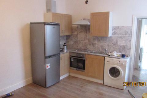 1 bedroom flat to rent - Aldborough Road South,  Ilford, IG3