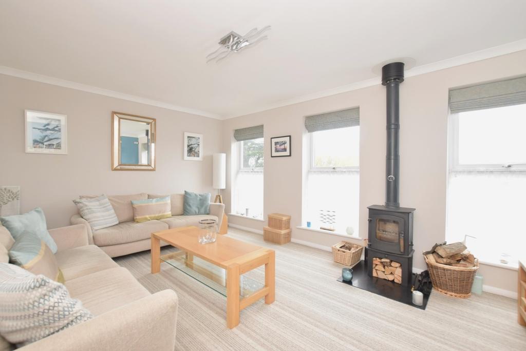Cleveland Drive Fareham PO14 4 bed townhouse £1,300 pcm (£300 pw)