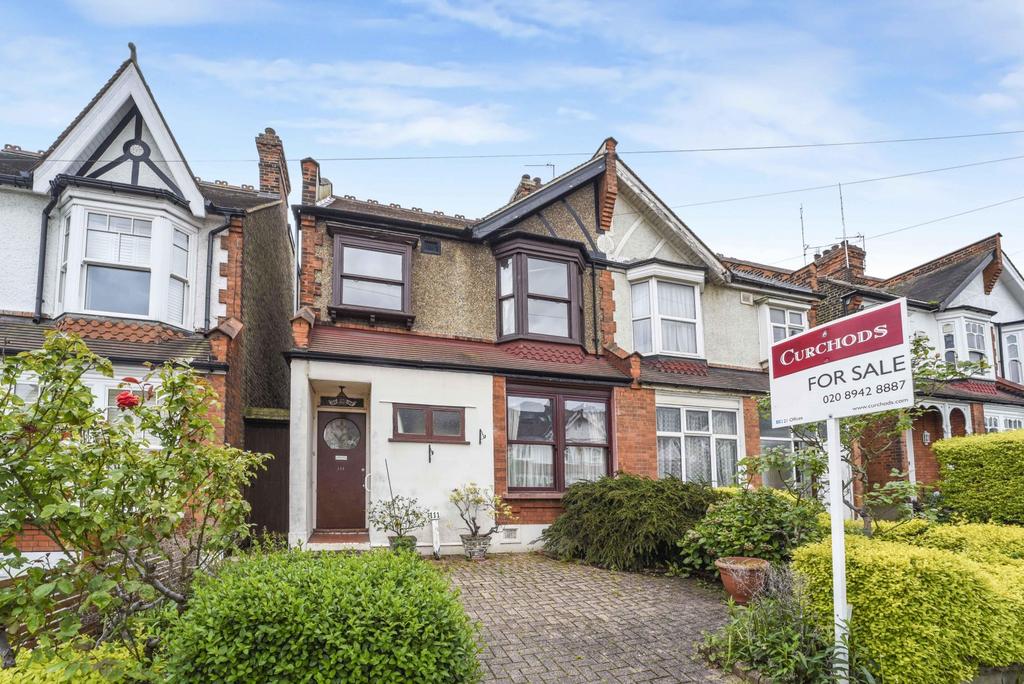 Dukes Avenue, New Malden, KT3 3 bed semidetached house £780,000