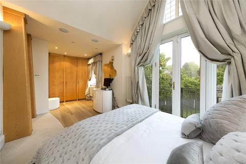 1 Gloucester Road, Hampton, TW12 2UQ