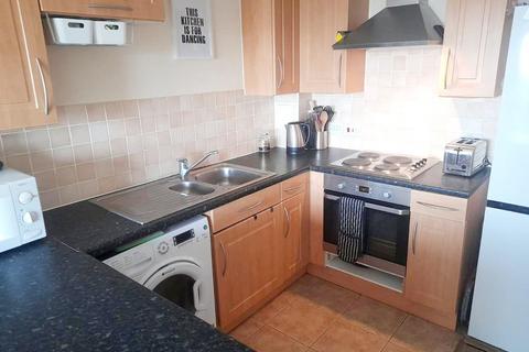 2 bedroom flat to rent, Fisgard Court, Admirals Way, Gravesend, DA12