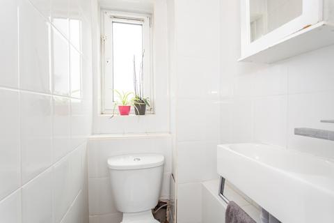 12 Wager Street, London, E3 4JE