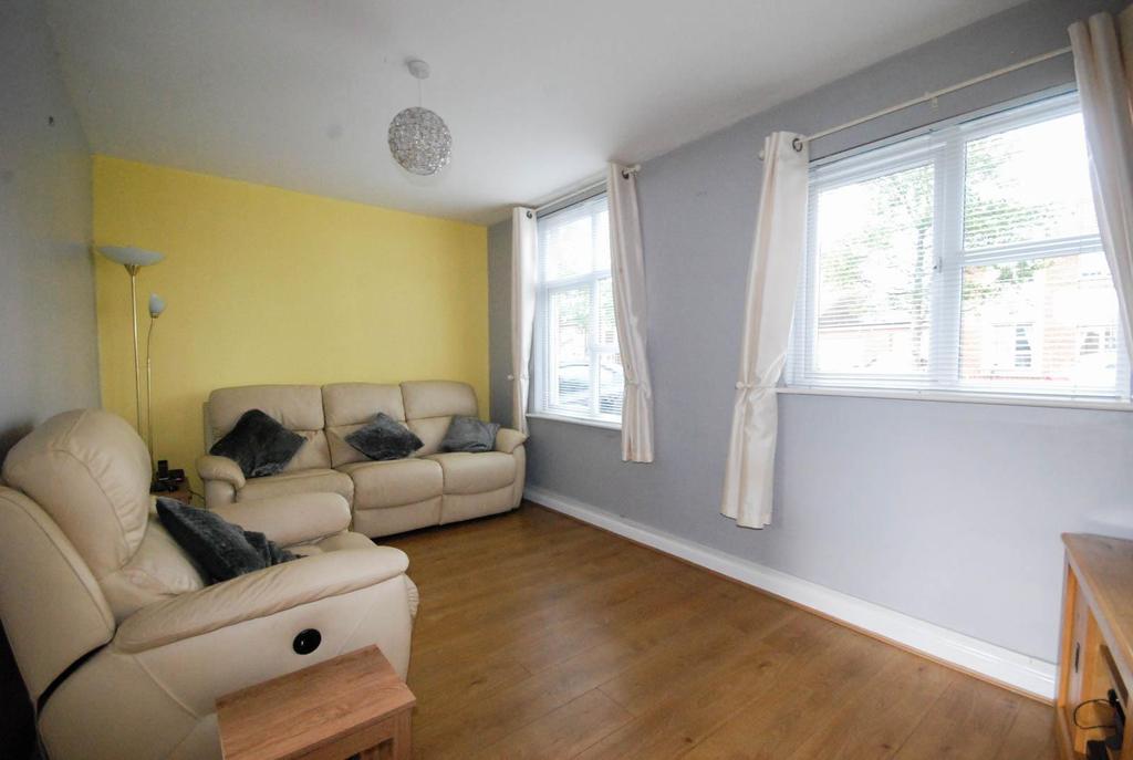 Mulberry Crescent, South Shields 2 bed semidetached house £145,000