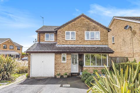 33 Garner Close, Carterton, OX18 1GA