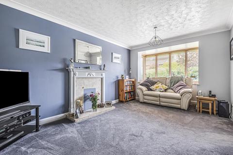 33 Garner Close, Carterton, OX18 1GA