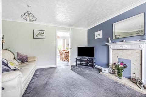 33 Garner Close, Carterton, OX18 1GA