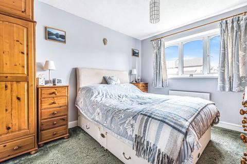 33 Garner Close, Carterton, OX18 1GA