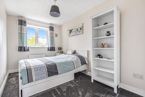 33 Garner Close, Carterton, OX18 1GA