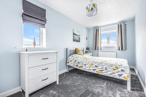 33 Garner Close, Carterton, OX18 1GA