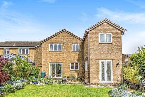 33 Garner Close, Carterton, OX18 1GA