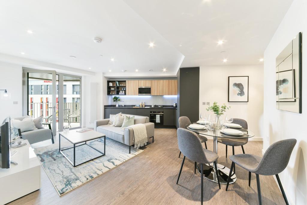 Royal Eden Docks, London, E16 2 bed apartment - £555,000