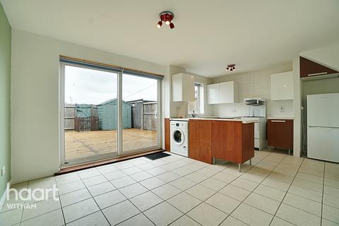 15 Calamint Road, Witham, CM8 2XT