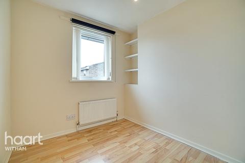 15 Calamint Road, Witham, CM8 2XT
