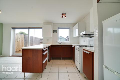 15 Calamint Road, Witham, CM8 2XT