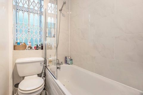 1 bedroom flat to rent, Langford Court, 22 Abbey Road, St John's Wood, London