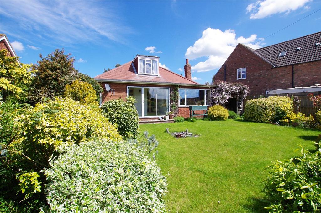 Pitt Lane, Ryehill, Hull, HU12 2 bed bungalow £150,000