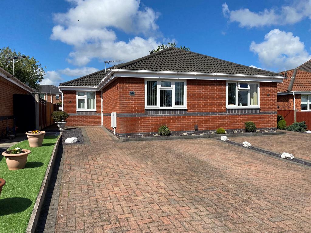 Somerville Crescent, Ellesmere Port, Cheshire, CH65 5AR 2 bed semidetached bungalow £169,950