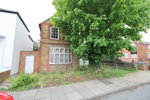 27 Wolsey Road, Ashford, TW15 2RA