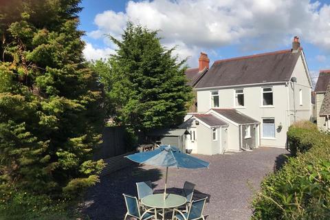 3 Blaenau Road, Llandybie, Ammanford, SA18 3YR