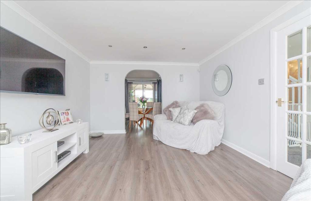 Shiel Drive, Larkhall 4 bed detached house £237,500