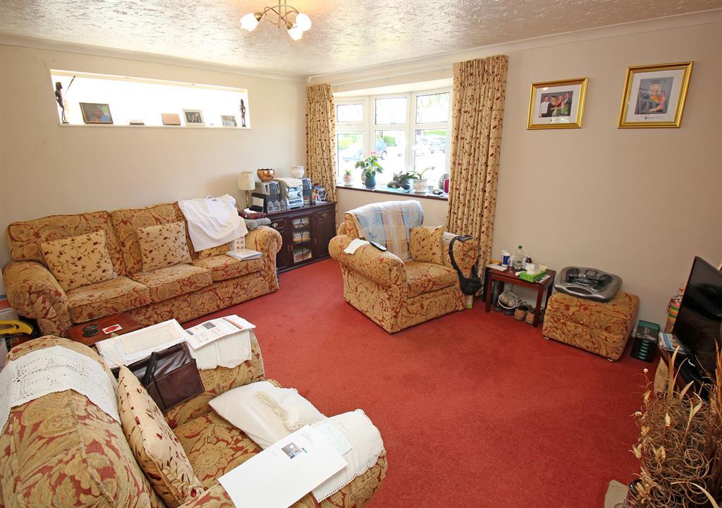 Frobisher Drive, Stevenage, SG2 0HJ 3 bed semidetached house £410,000