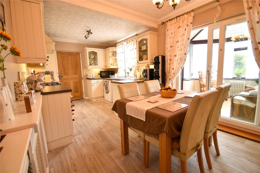 Crane Road, Kimberworth Park... 4 bed semidetached house £160,000