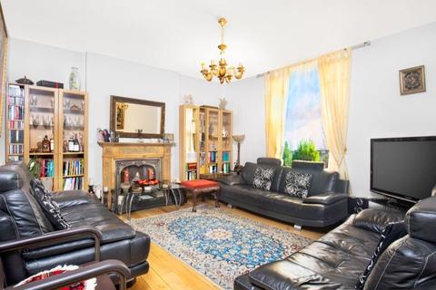 Basement Flat, 15 Richmond Road, London, W5 5NS