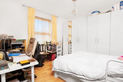 Basement Flat, 15 Richmond Road, London, W5 5NS