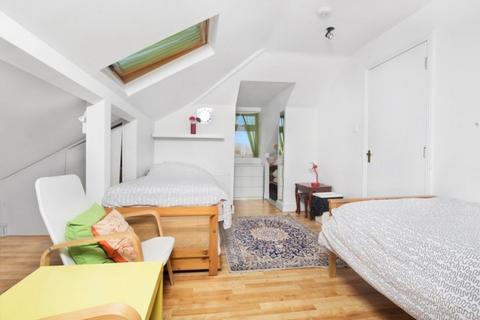 Basement Flat, 15 Richmond Road, London, W5 5NS