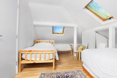 Basement Flat, 15 Richmond Road, London, W5 5NS