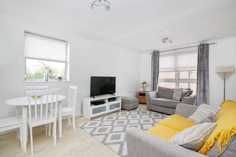 40 Marlowe Gardens, Eltham, London, SE9 1AB