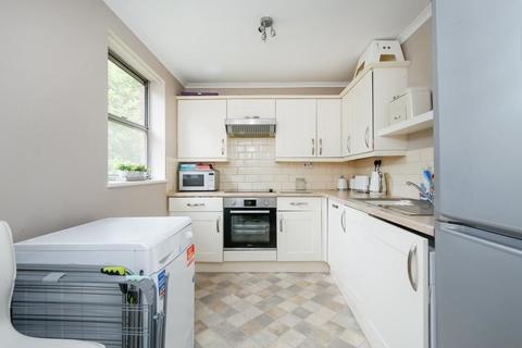 40 Marlowe Gardens, Eltham, London, SE9 1AB