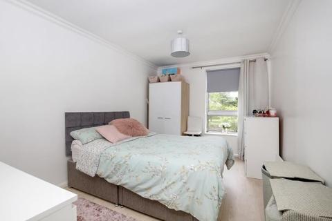 40 Marlowe Gardens, Eltham, London, SE9 1AB