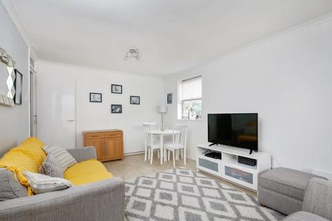 40 Marlowe Gardens, Eltham, London, SE9 1AB
