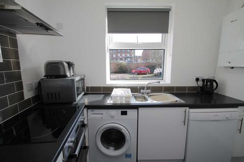 1 bedroom in a house share to rent - High Street, Rushden