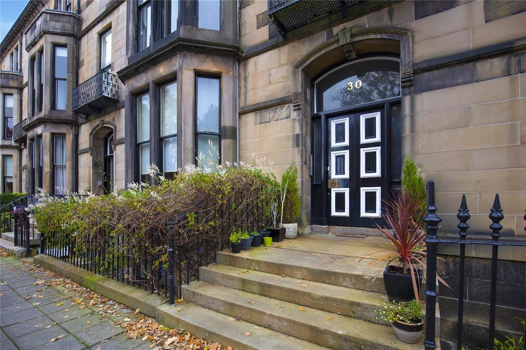 Flat 8, 30 Kingsborough Gardens, Glasgow, G12 1 bed flat £825 pcm (£