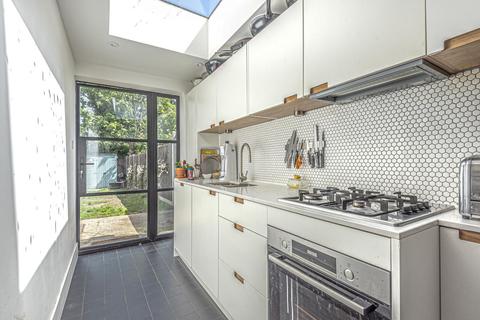 107a Albyn Road, London, SE8 4EB