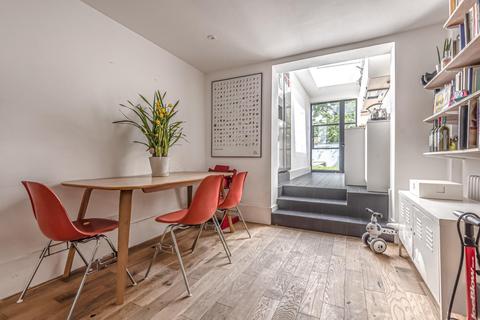 107a Albyn Road, London, SE8 4EB