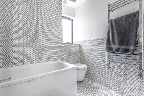 107a Albyn Road, London, SE8 4EB