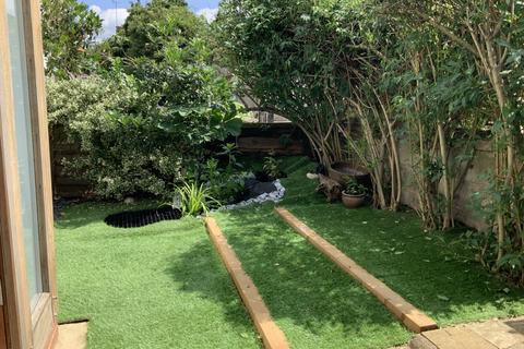 76 Commonwealth Avenue, Hayes, UB3 2PN