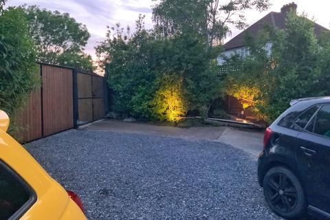 76 Commonwealth Avenue, Hayes, UB3 2PN