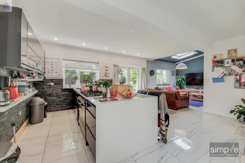 76 Commonwealth Avenue, Hayes, UB3 2PN