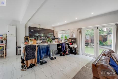 76 Commonwealth Avenue, Hayes, UB3 2PN
