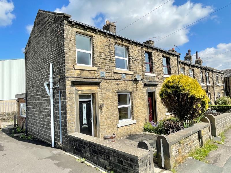 Lindley Moor Road, Lindley, Huddersfield, HD3 3RN 2 bed semidetached house £650 pcm (£150 pw)