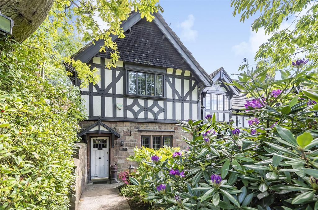 The Green, Worsley, Manchester, M28 2PA 2 bed end of terrace house £415,000