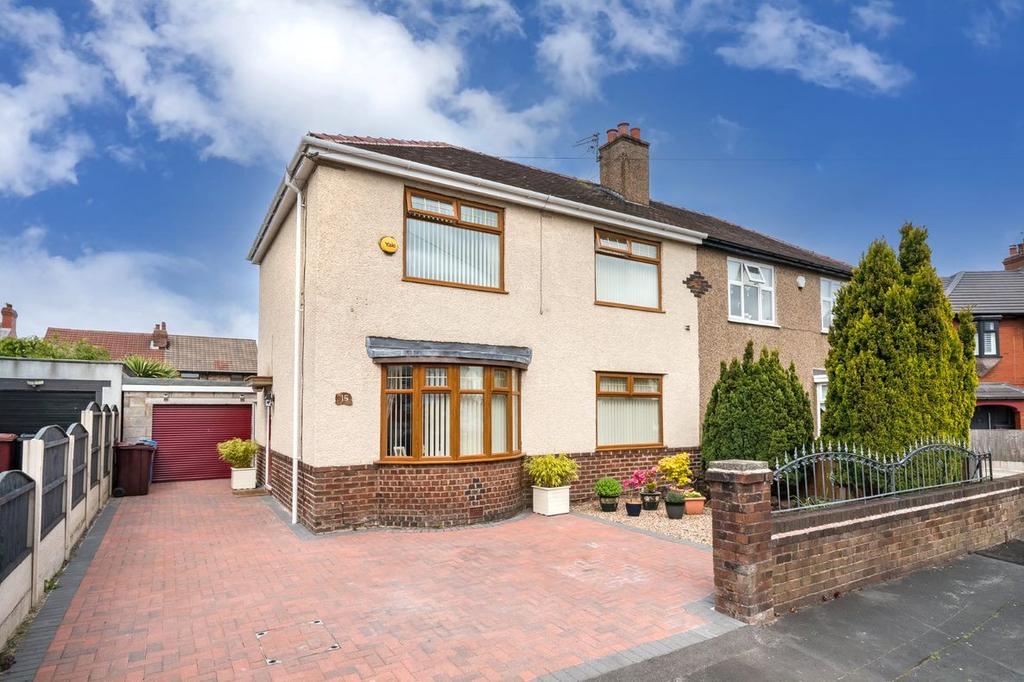 Poplar Grove, Prescot 3 bed semidetached house £220,000